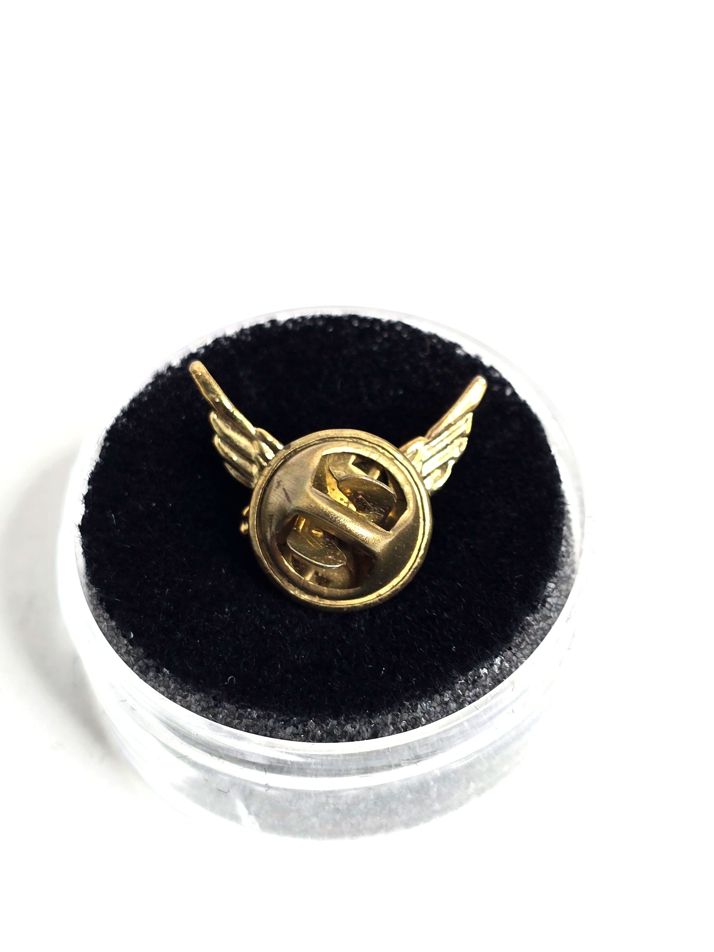 Vintage Gold-Tone Wings of Heaven Pin with Heart Accent - Beautiful Collectible