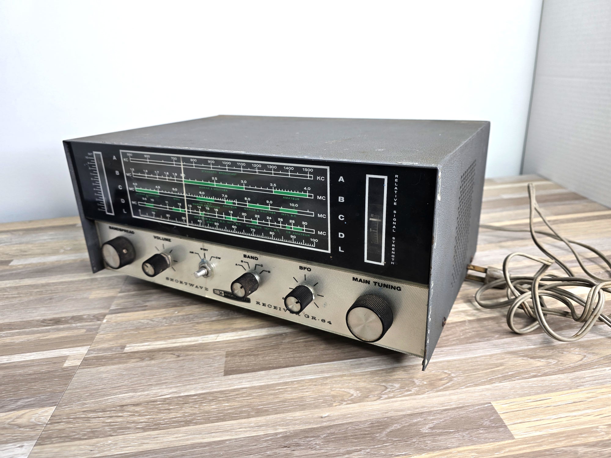 Shortwave Radio Heathkit Receiver GR-64