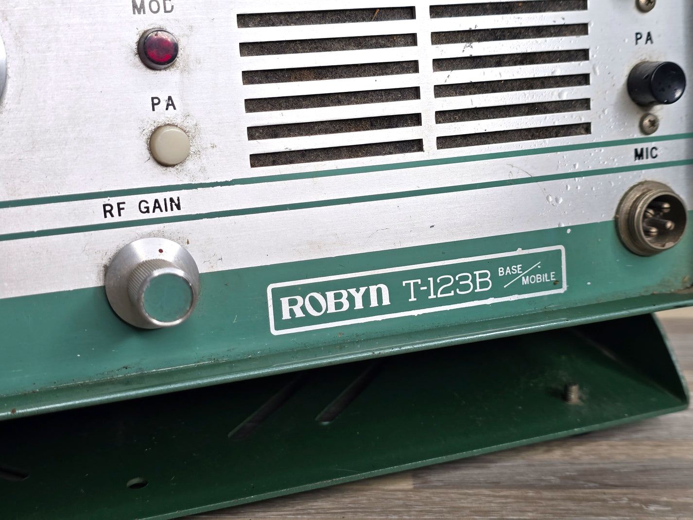 Vintage CB Radio Transceiver Robyn T-123B - Needs Repair