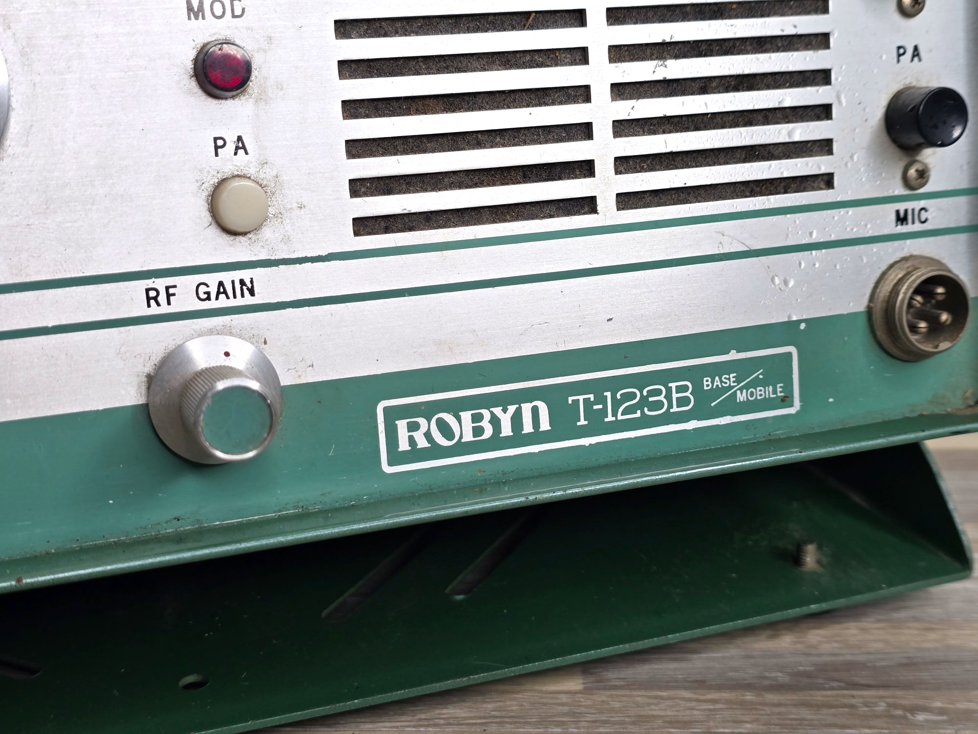 Vintage CB Radio Transceiver Robyn T-123B - Needs Repair
