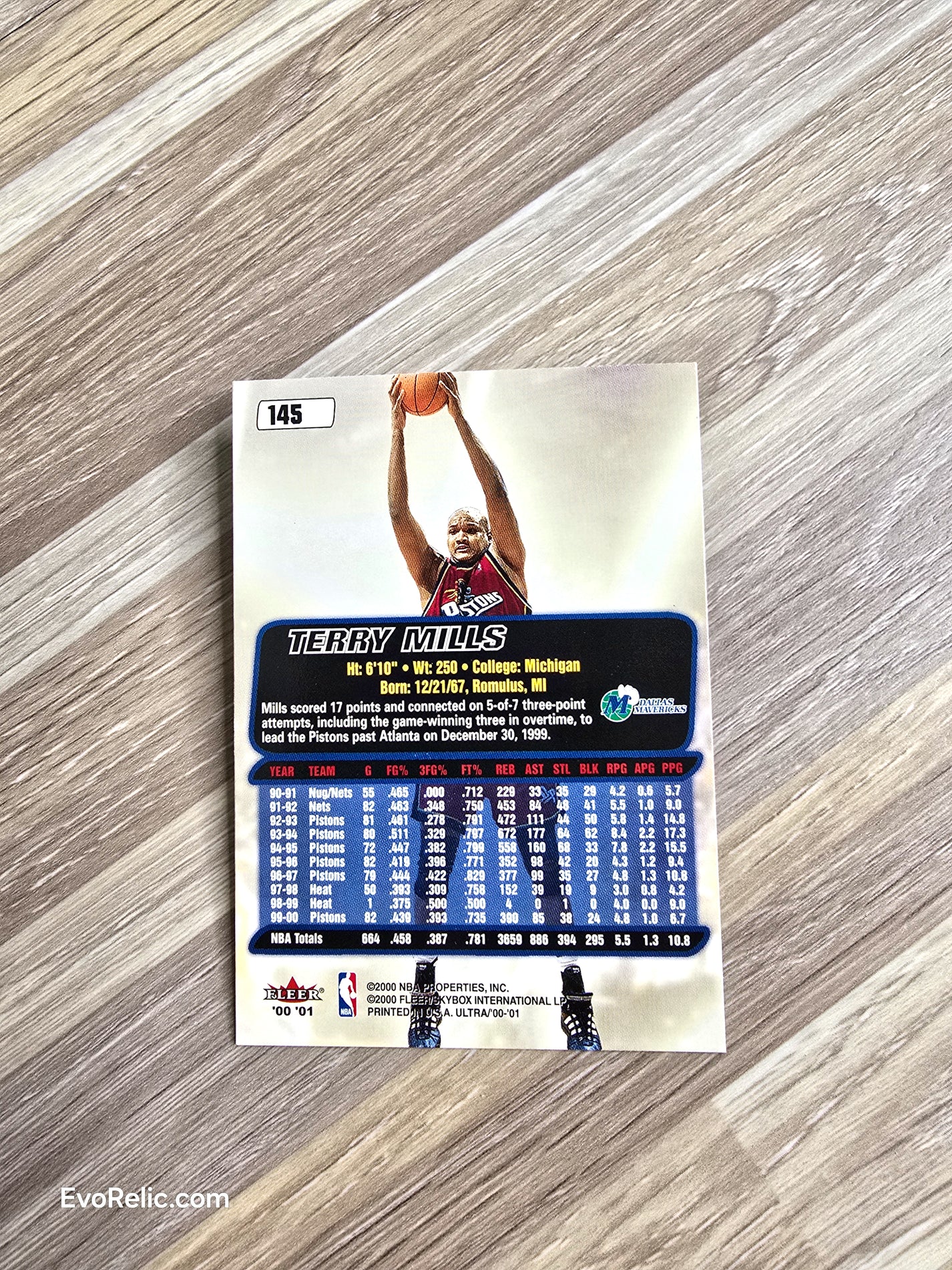 2000'01 Terry Mills NBA Basketball Card Ultra Fleer No. 145