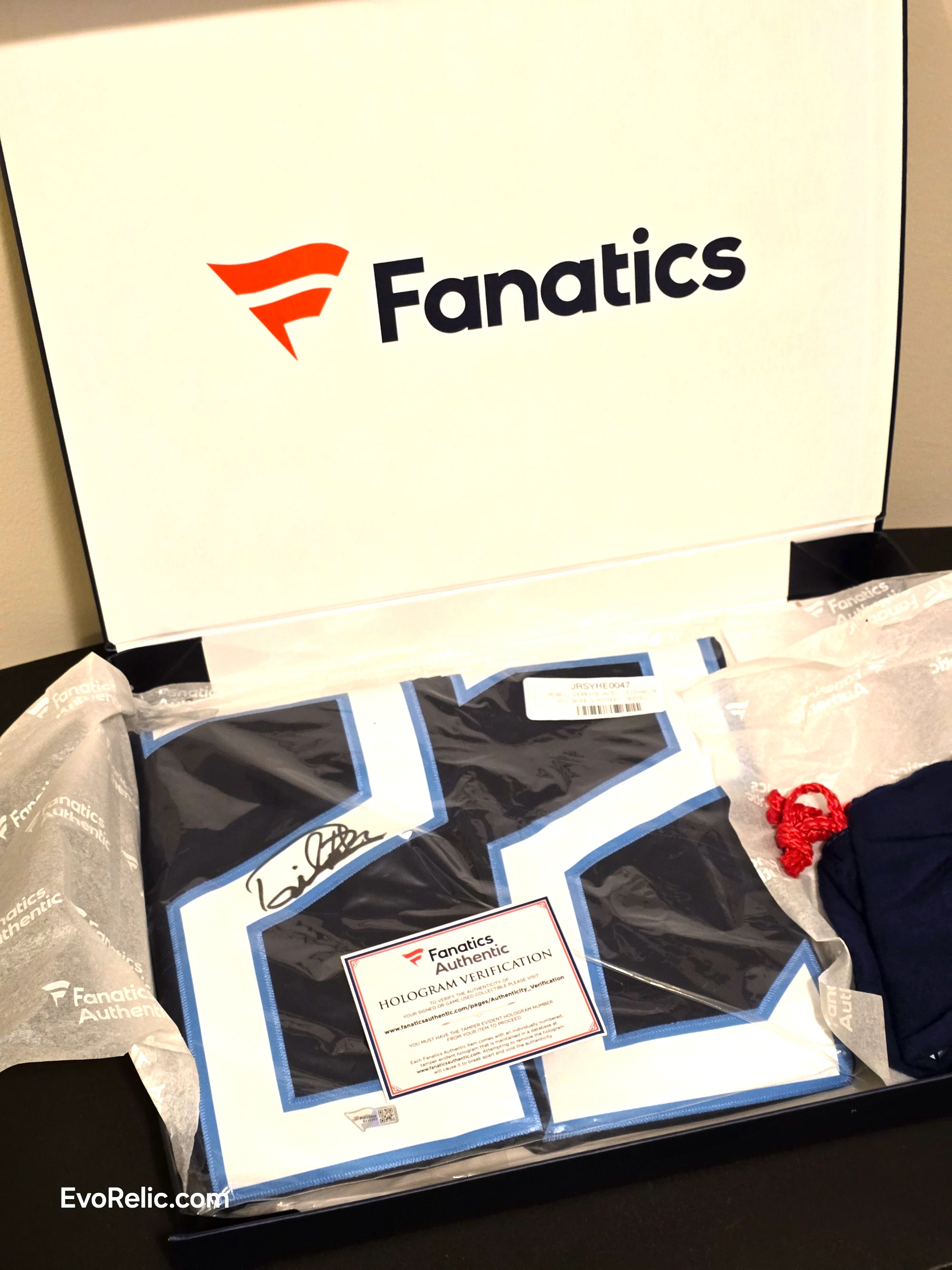 Derrick Henry Autographed NFL Titans Jersey - Fanatics Authenticated
