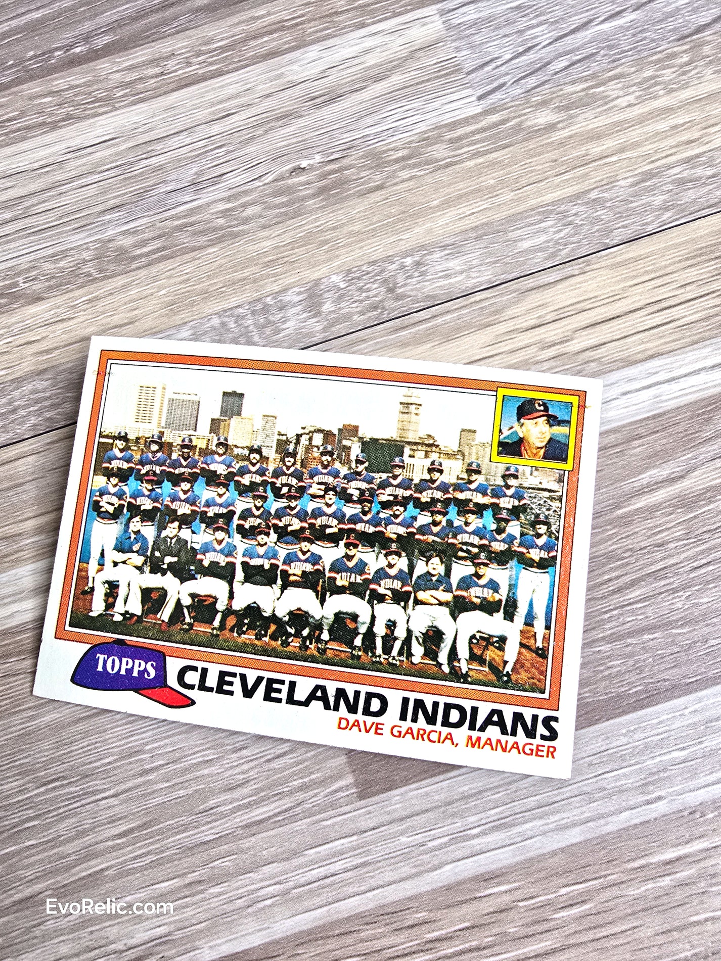 1981 Topps Team Baseball Card Cleveland Indians No 665