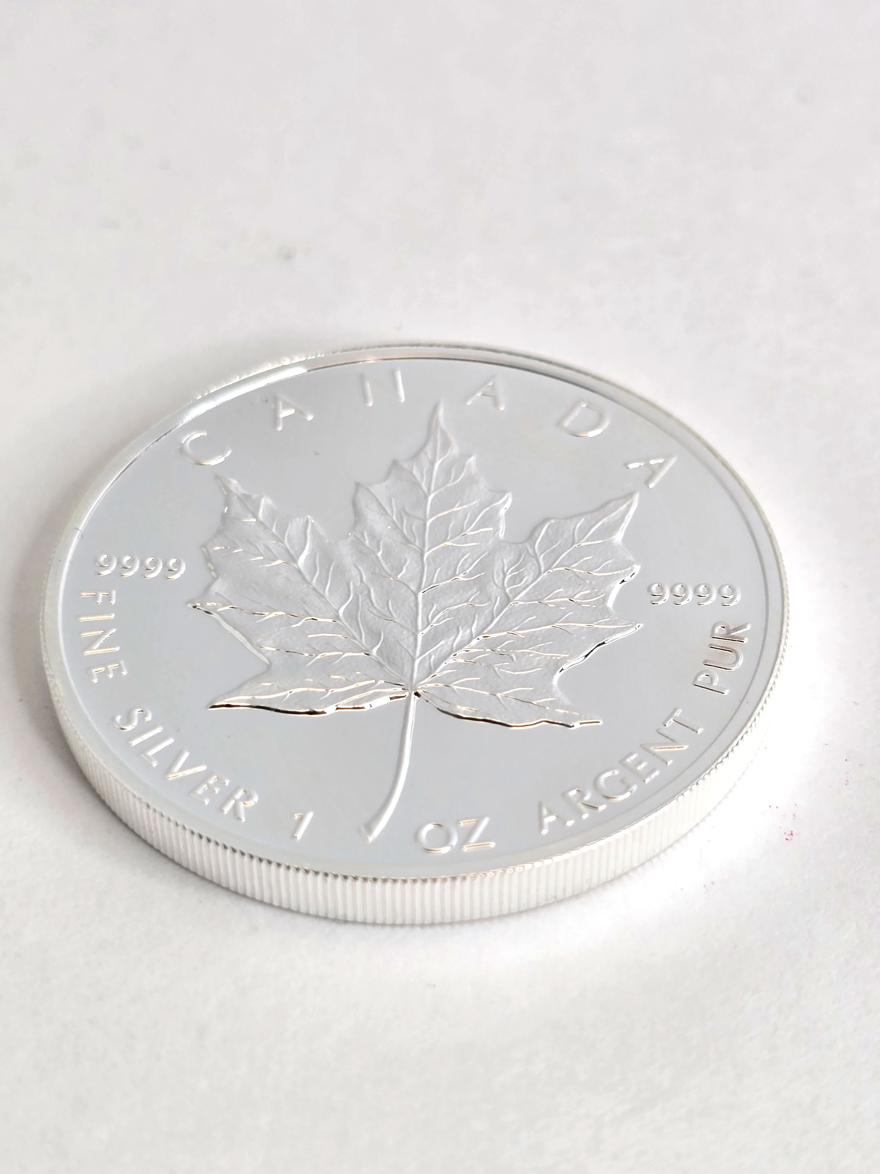 1998 Silver 1oz Canadian Maple Leaf Coin