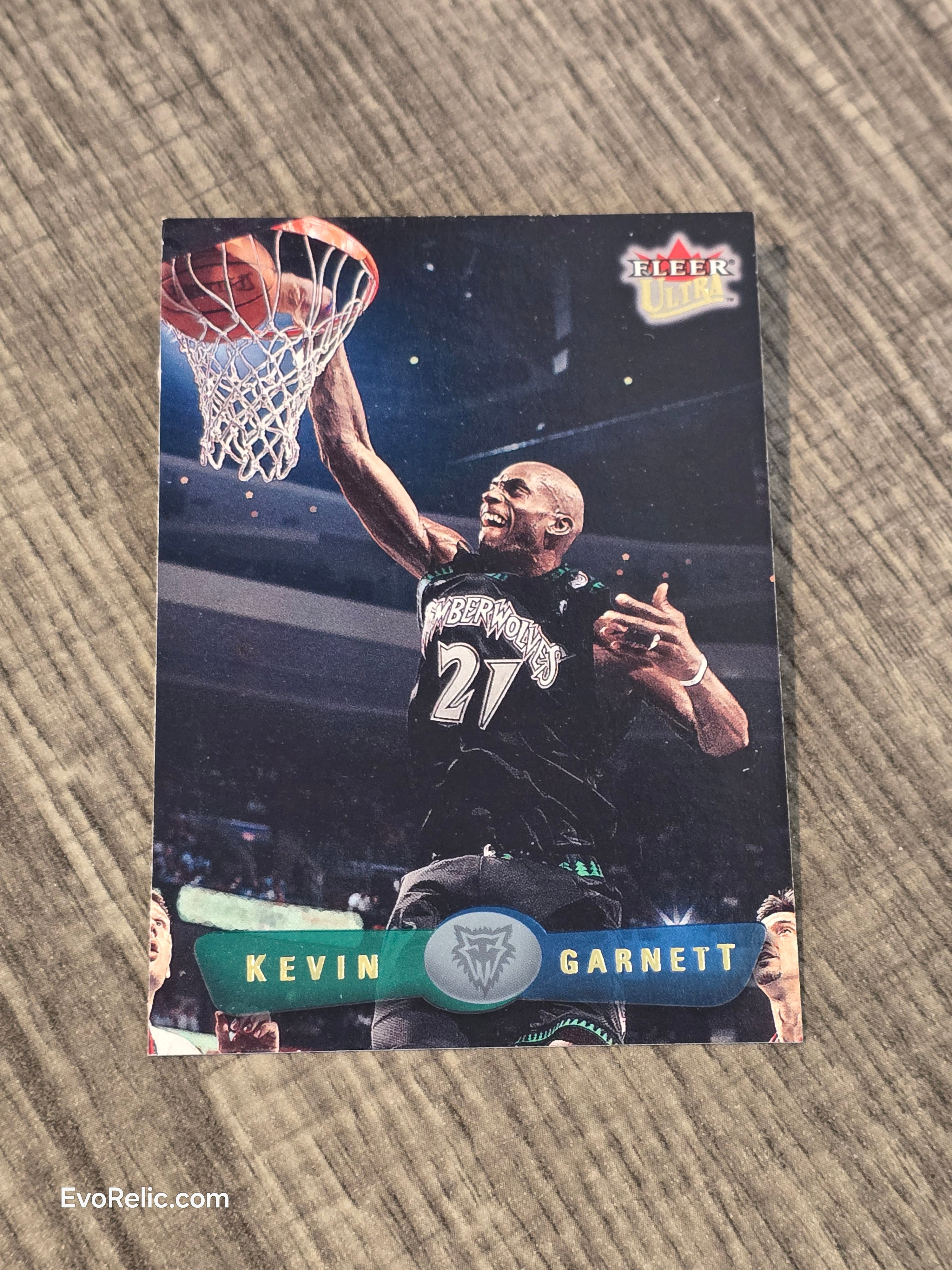 2001 NBA Basketball Card Kevin Garnett Fleer No 107
