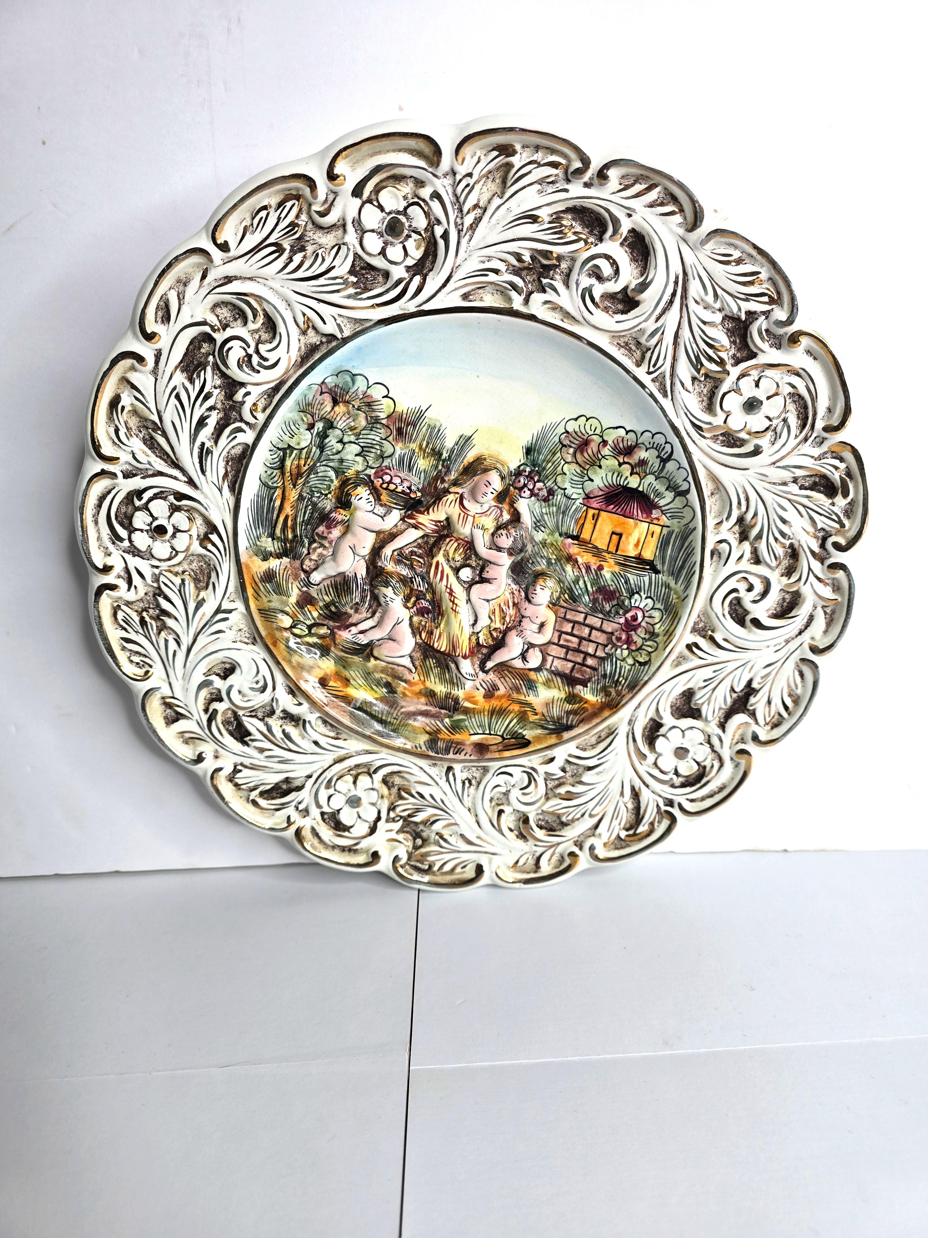 Art Capodimonte Italian Hand Painted Plate with 18k Gold Trim