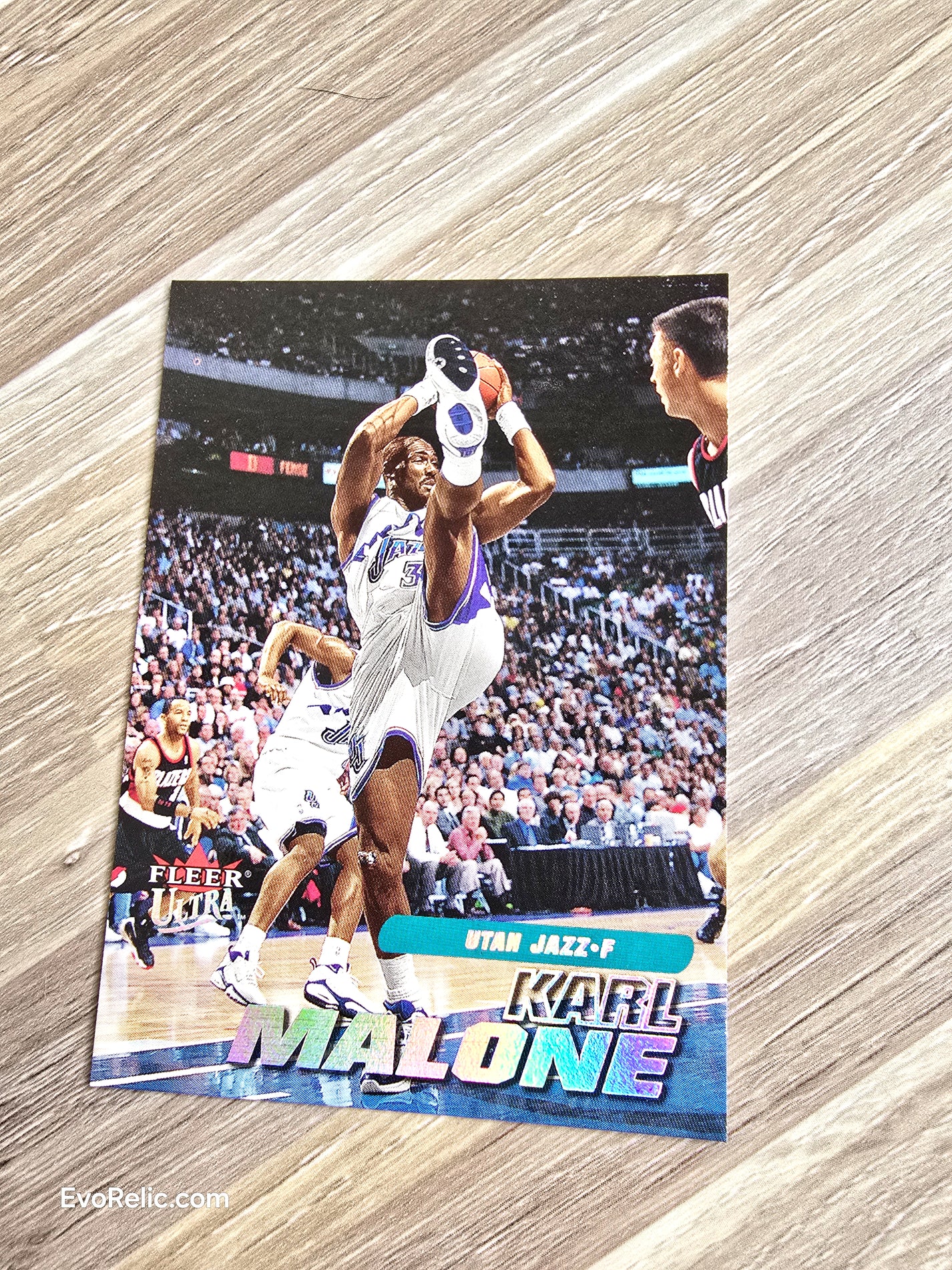 Karl Malone NBA Basketball Card 2000 Fleer No 126