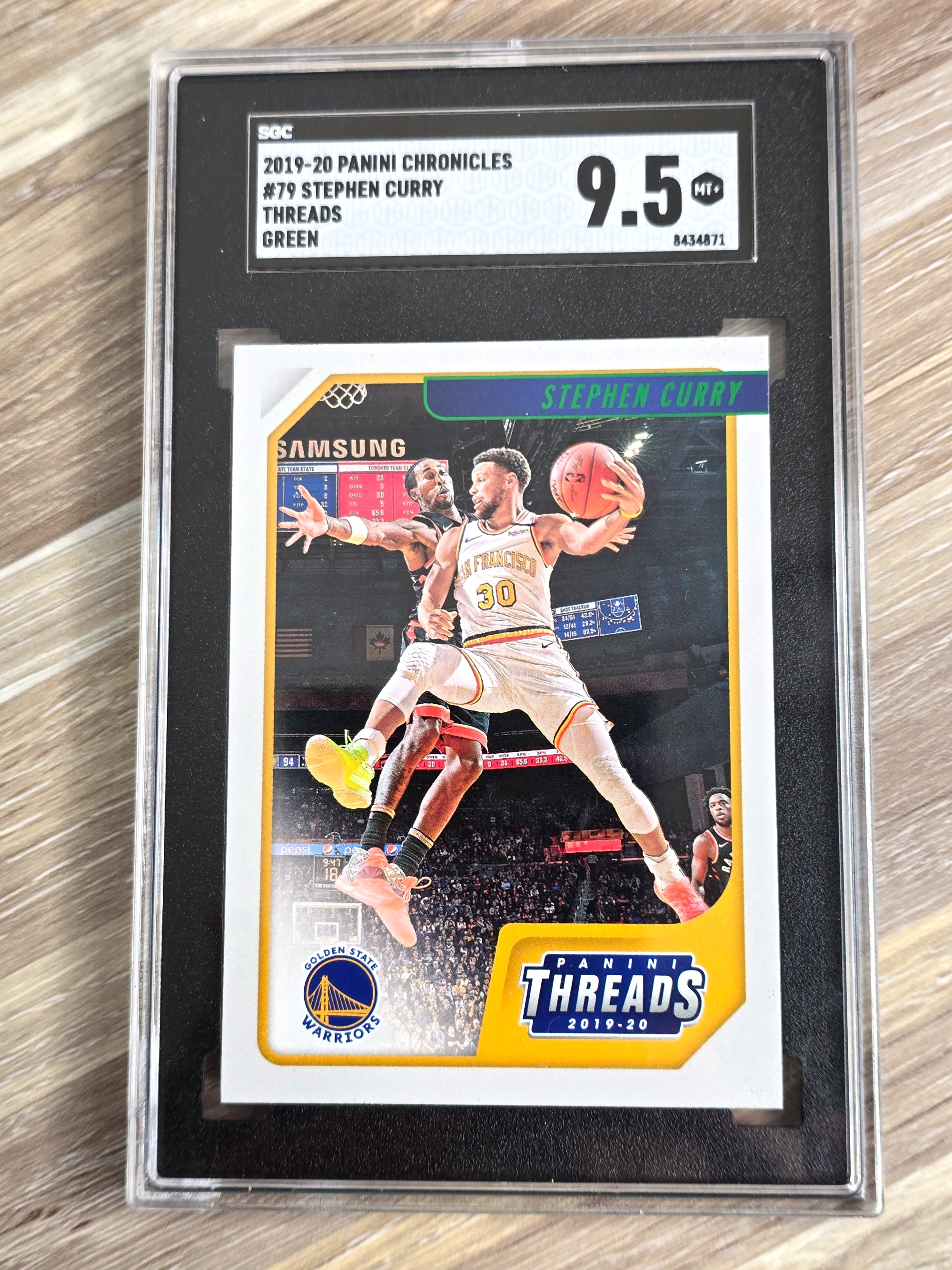 Stephen Curry Basketball Card 2019 Panini Chronicles Threads No. 79