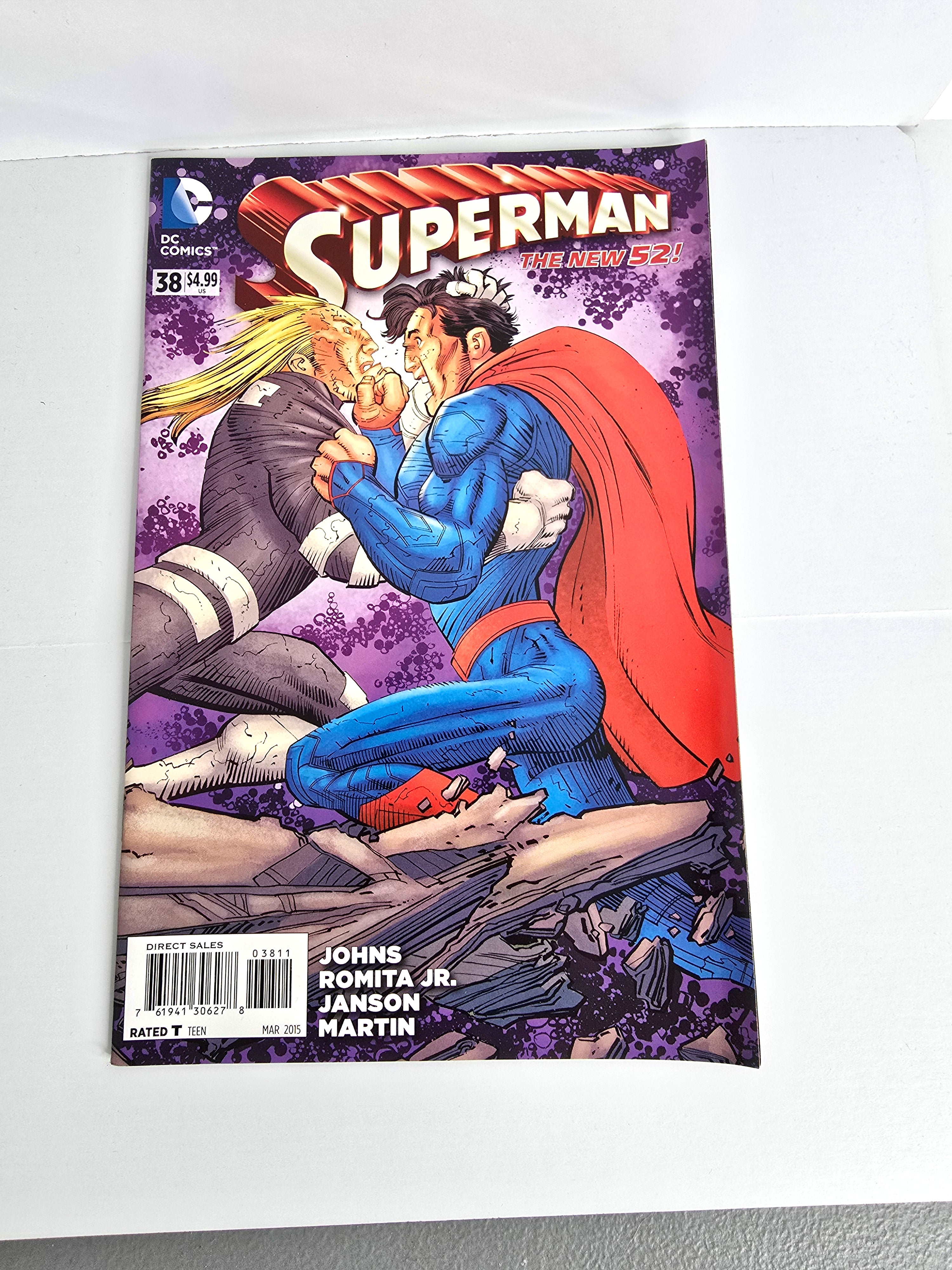 Superman DC Comic Book March 2015 Volume 38