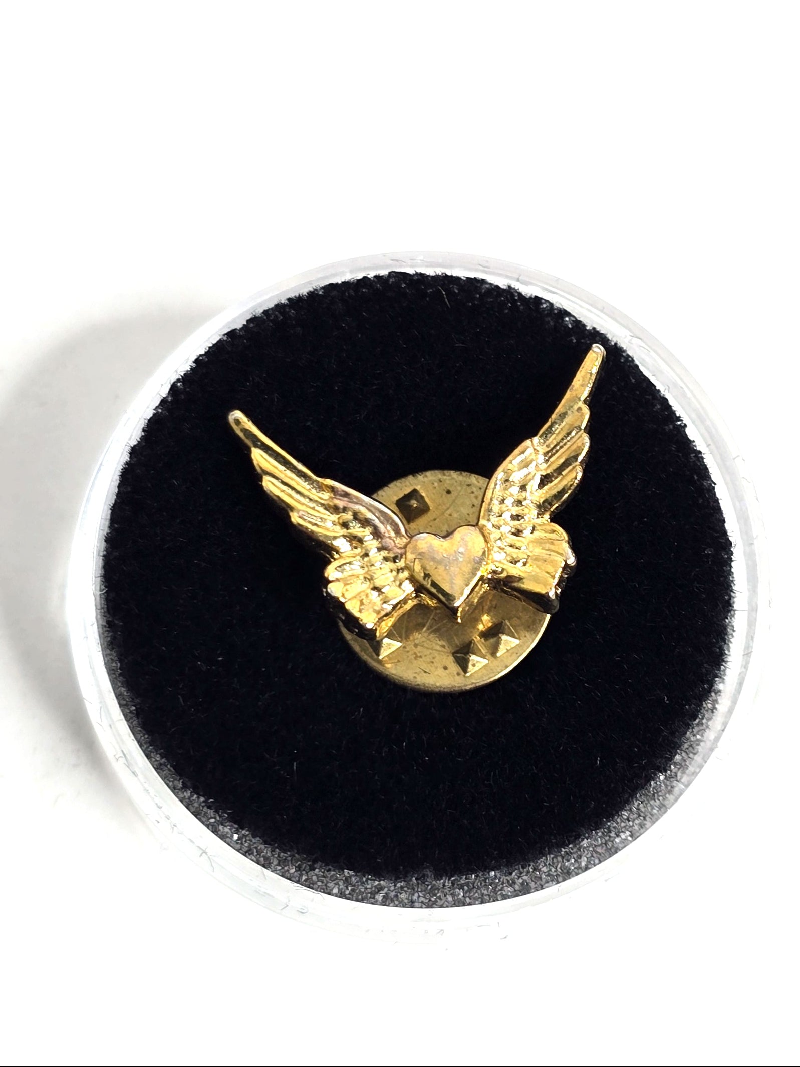 Vintage Gold-Tone Wings of Heaven Pin with Heart Accent - Beautiful Collectible